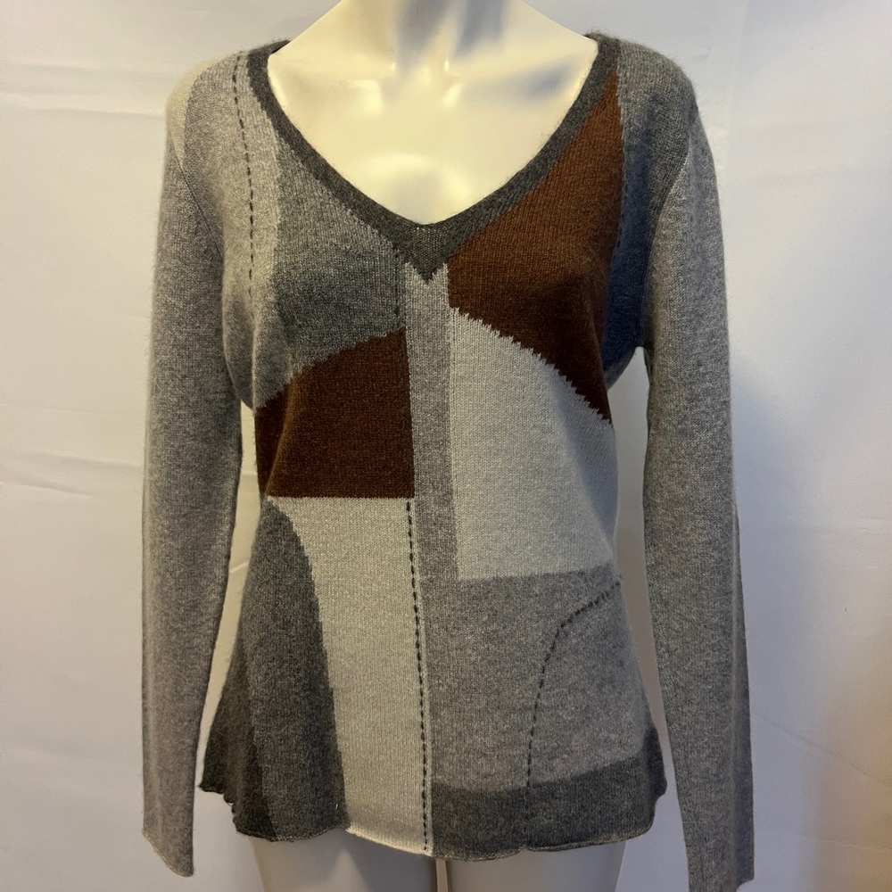 Kinross Gray and Brown V-Neck Sweater with Asymmetrical Design